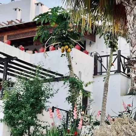 Oasis Apartment *